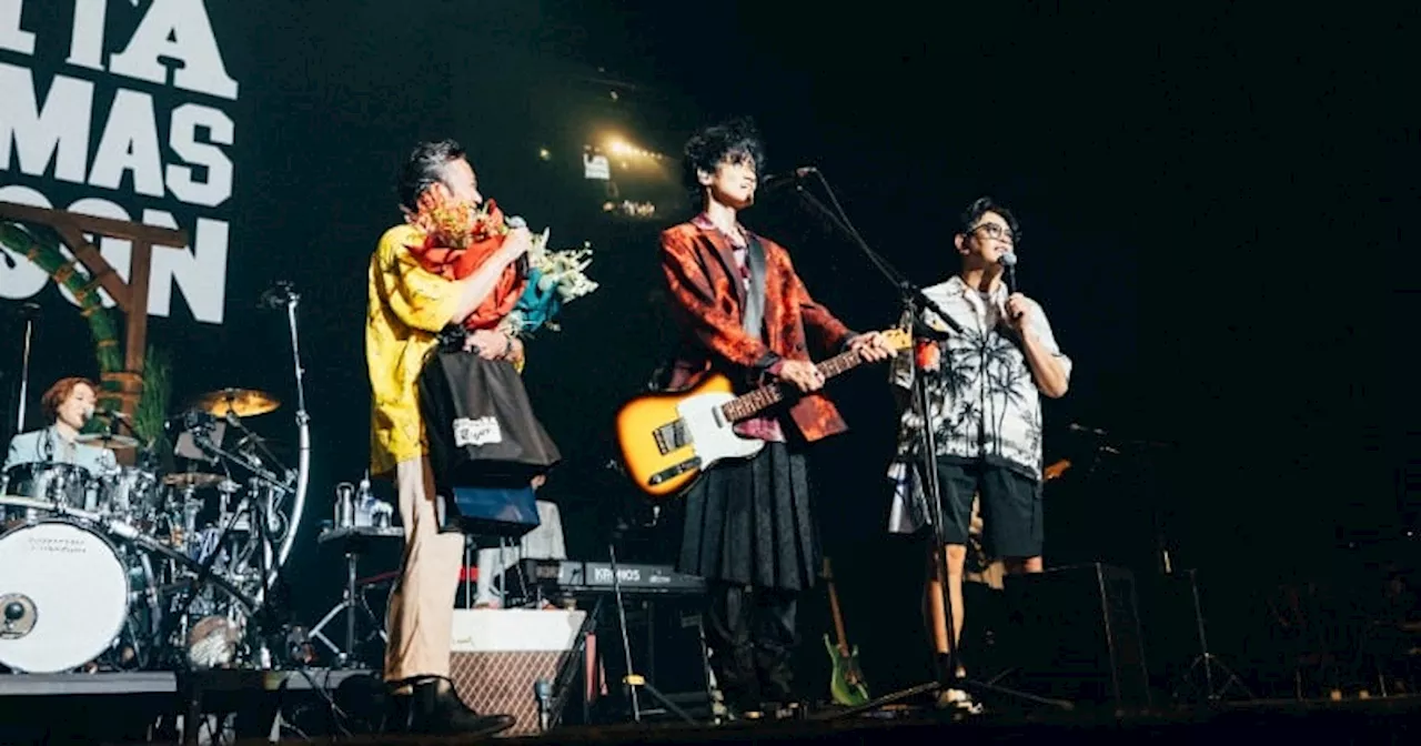 NARITA THOMAS SIMPSON、成田昭次の誕生日にツアーファイナル Rockon Social Clubの前田耕陽＆高橋和也がサプライズ登場