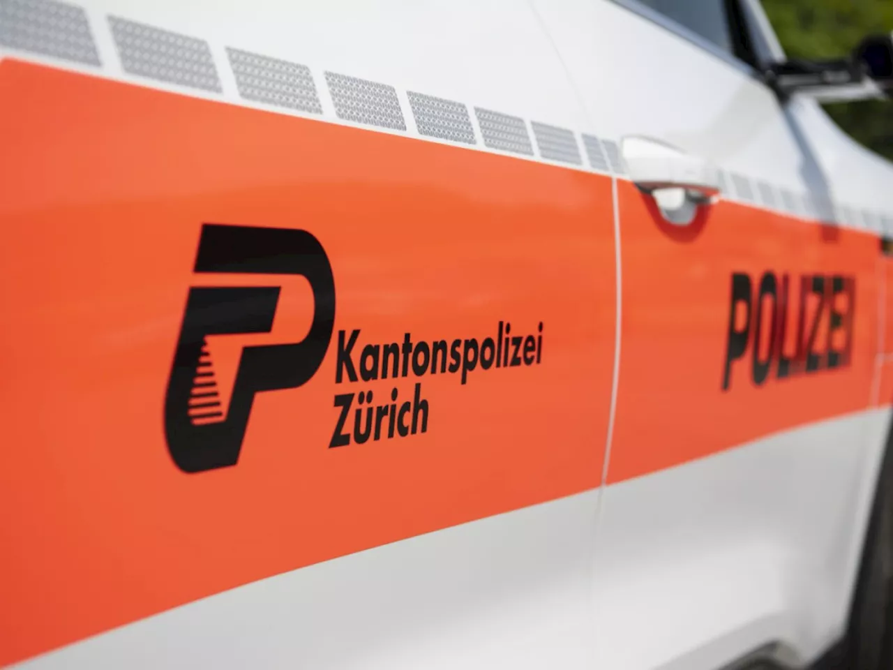 Drei Frauen in Kloten ZH direkt nach Einbruch in Wohnung verhaftet