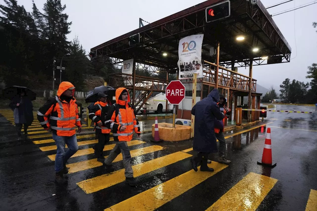 Search intensifies for five trapped in giant Chile copper mine