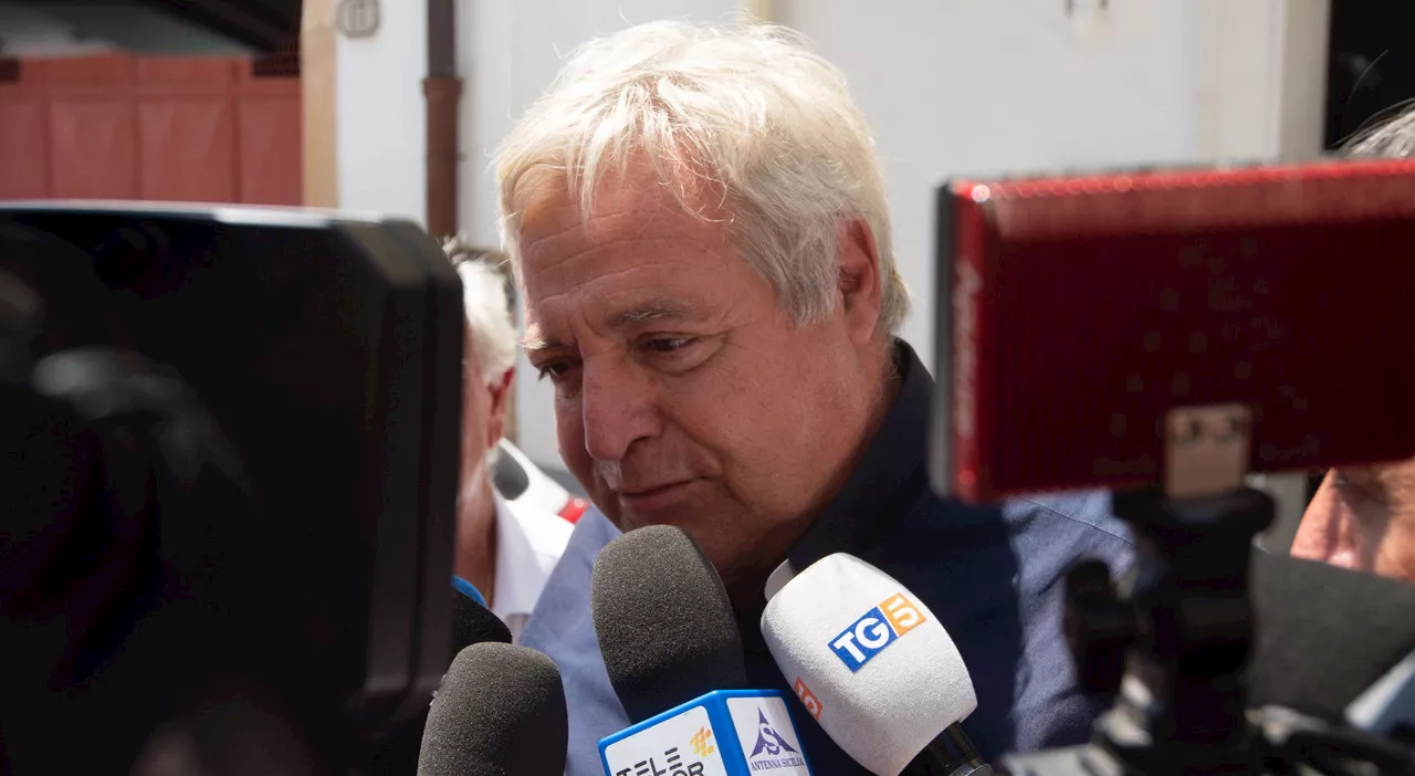 Pippo Baudo, l'omelia di don Albanese: «Ha pianto mentre gli ho dato l'ultima comunione, il successo non rende felici». Un brano dal...