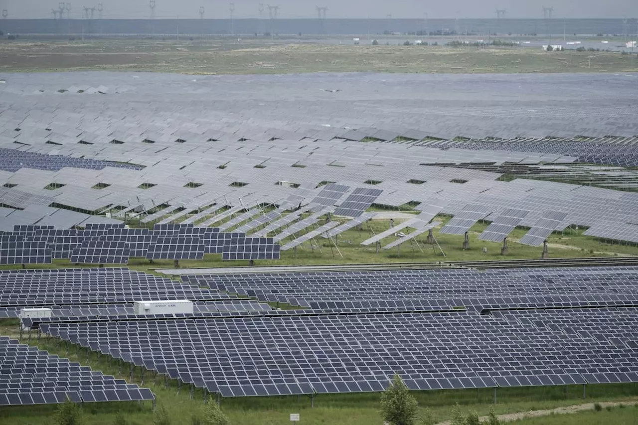 China rushes to build out solar, and emissions edge downward