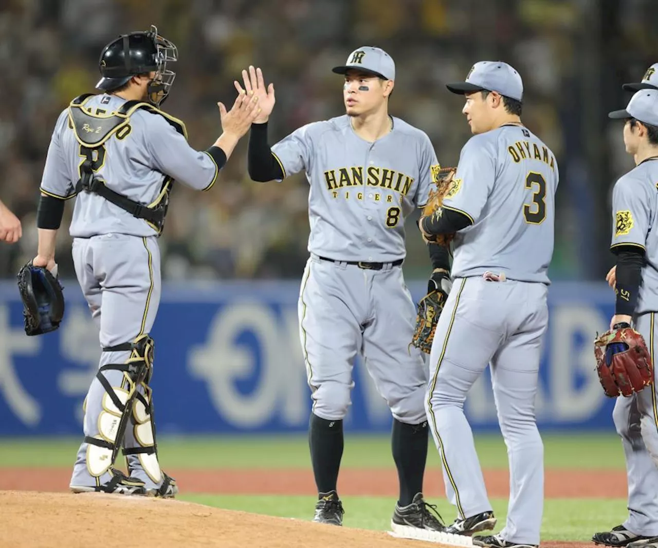 阪神が大勝で「Ｍ１６」 佐藤輝３２号ソロで王貞治超え偉業、才木は登板５連勝で１２勝目