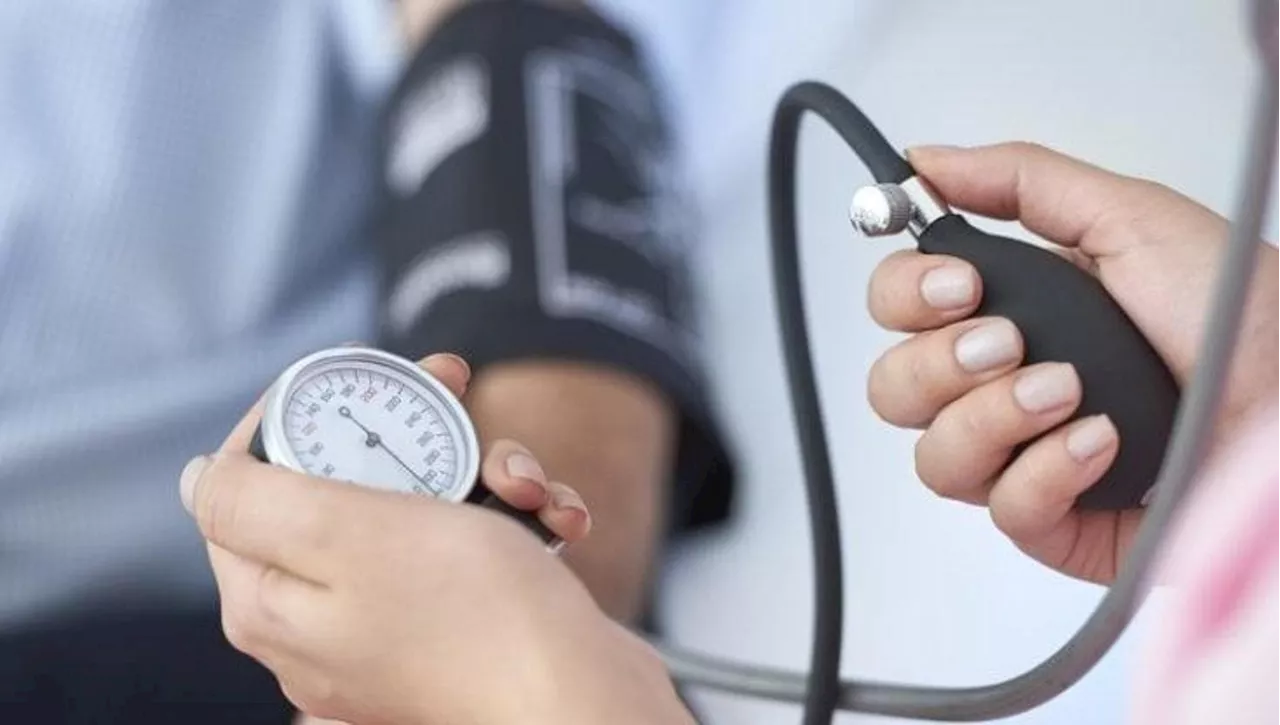 Pressione alta? Ecco le cinque regole per prevenirla (e proteggere cuore, cervello e reni)