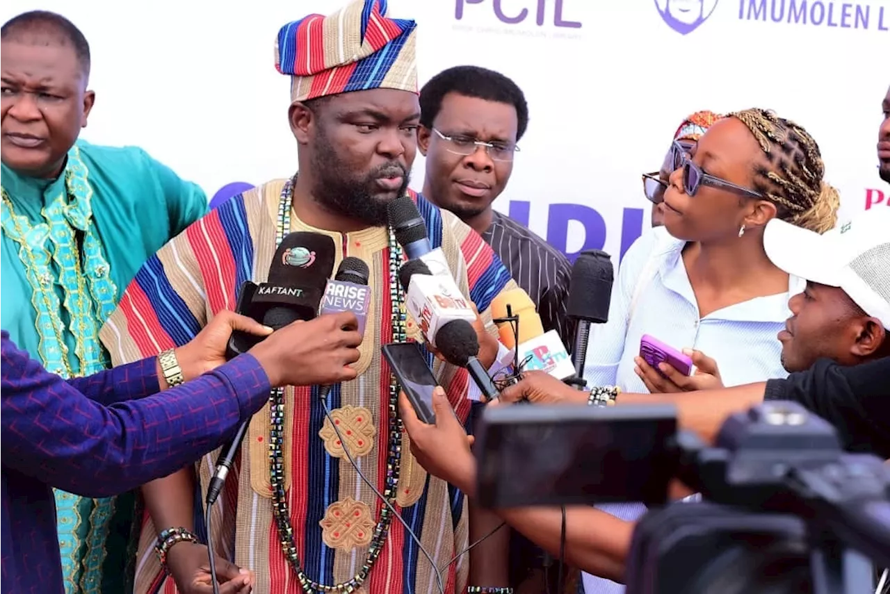 Former presidential candidate donates library to Abuja community