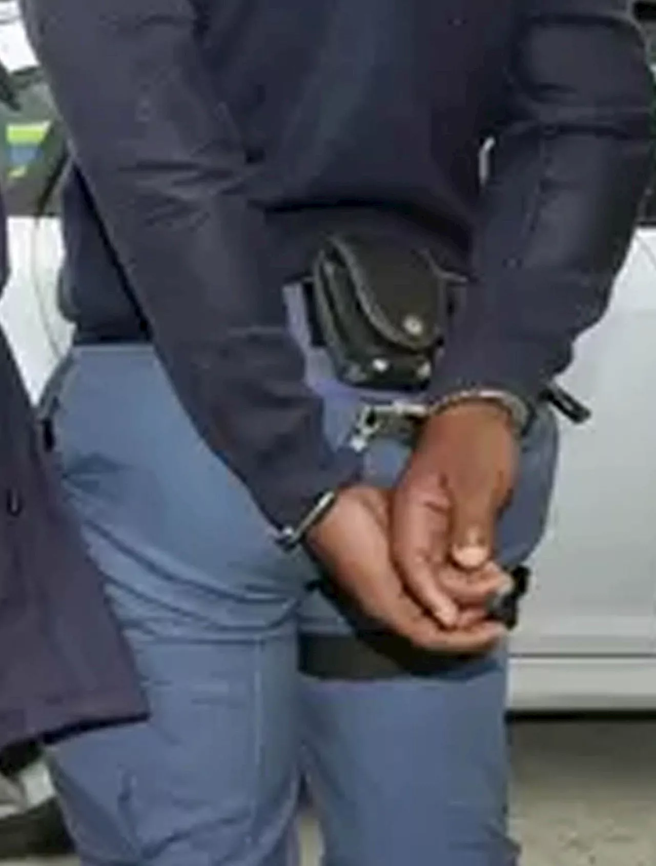 Three impersonating cops arrested after armed robbery; fourth suspect, a detective, killed