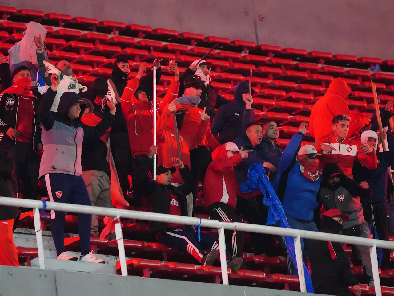 Independiente emitió un fuerte comunicado en el que informa que 'fueron identificados 25 de los delincuentes', quienes 'serán expulsados como socios'