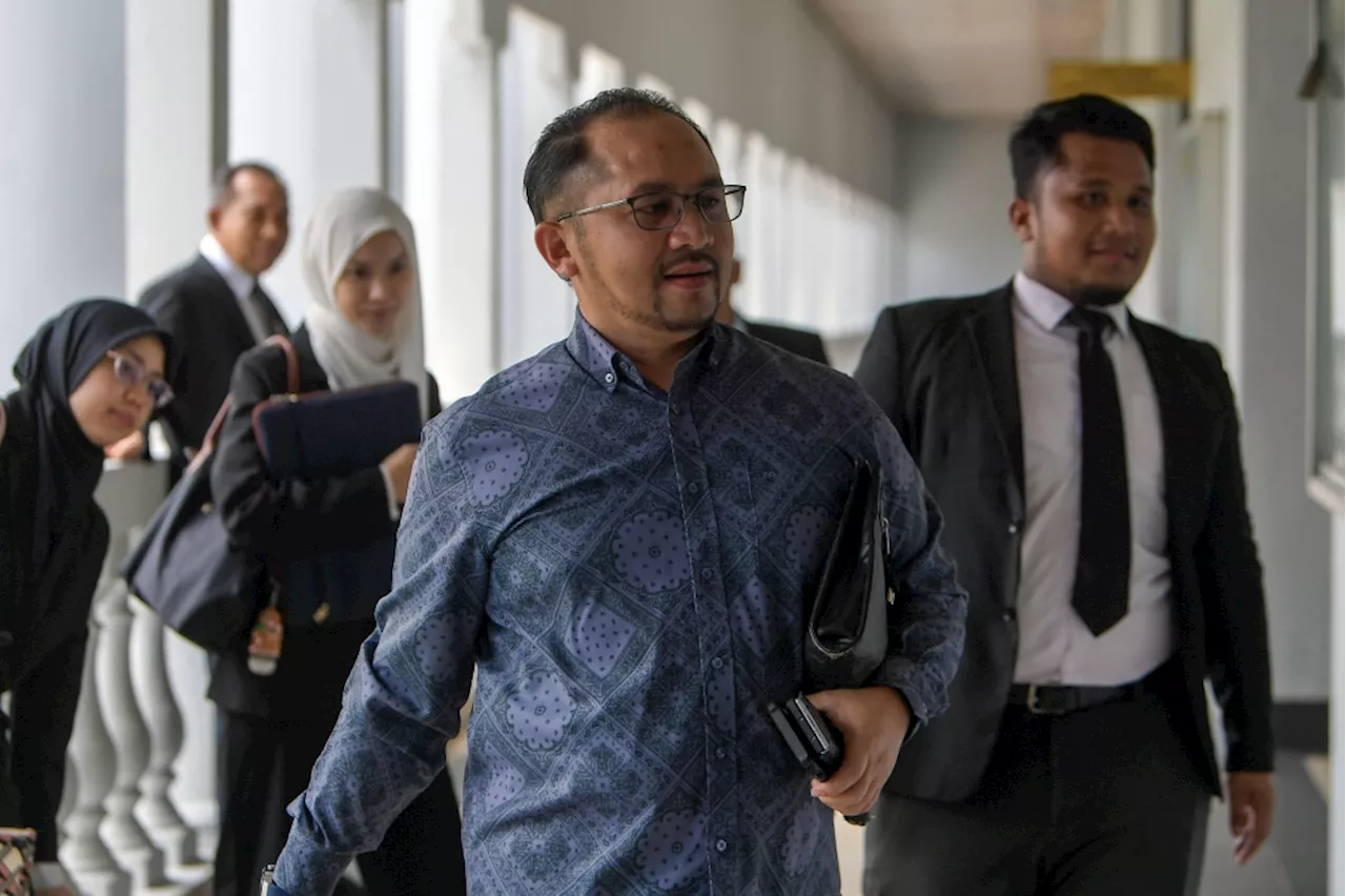 Bank manager confirms RM250,000 withdrawal in graft trial of ex-political secretary to Hamzah Zainudin