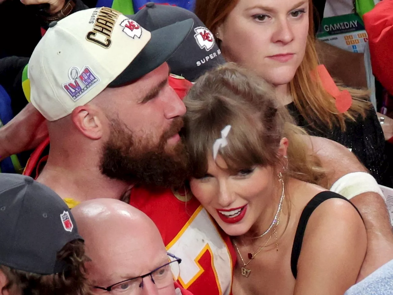 Taylor Swift se casa con Travis Kelce: las fotos de su romántico compromiso