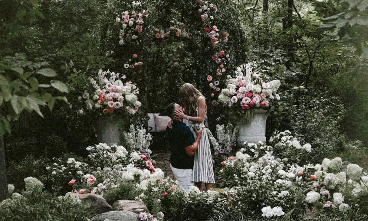 Taylor Swift, Travis Kelce announce engagement