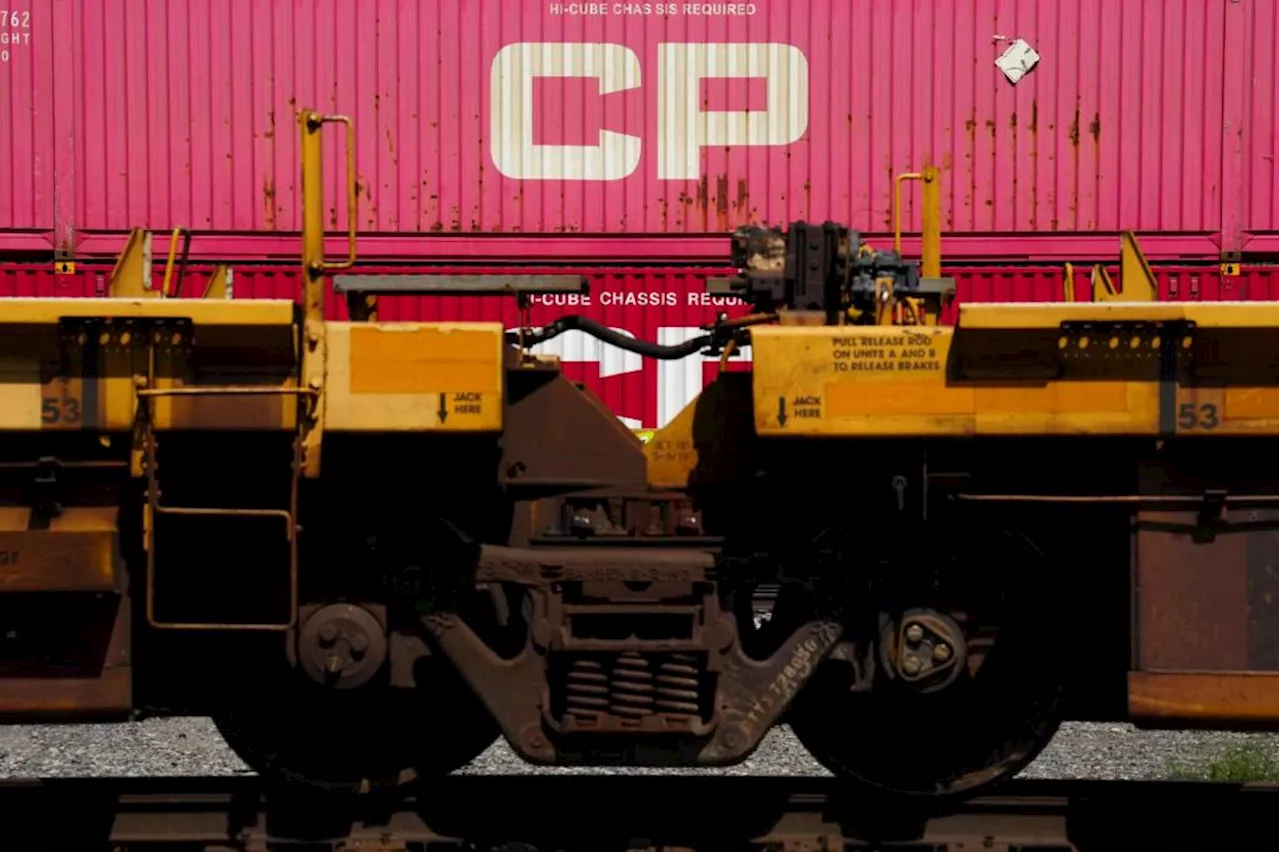 CSX railroad’s merger prospects derail as BNSF and CPKC make clear they aren’t interested in a deal