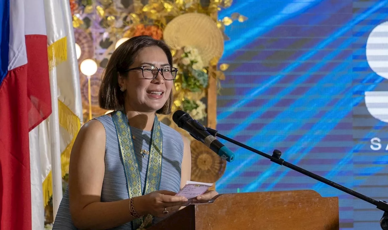 Raining pesos? Samar Governor Sharee Ann Tan defends viral ‘money shower’ video