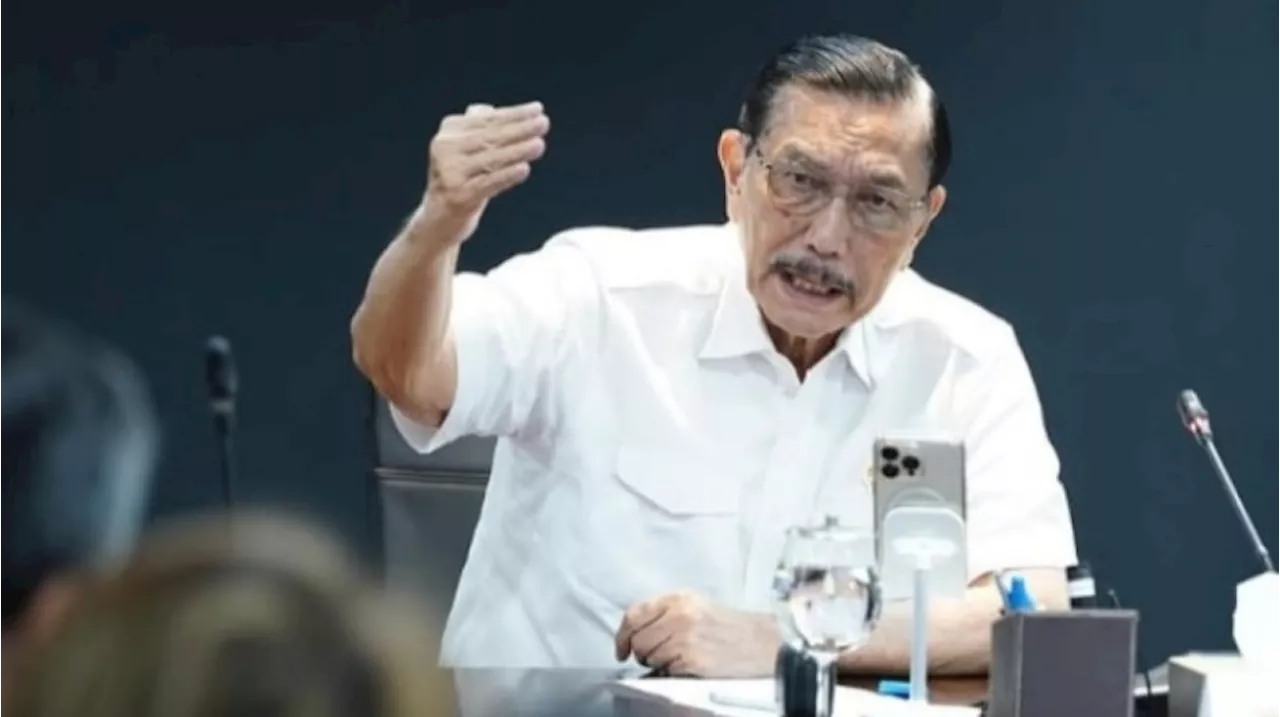 Luhut: Digitalisasi Bansos Hemat Rp500 T, Mensos Akui 45 Persen Salah Sasaran