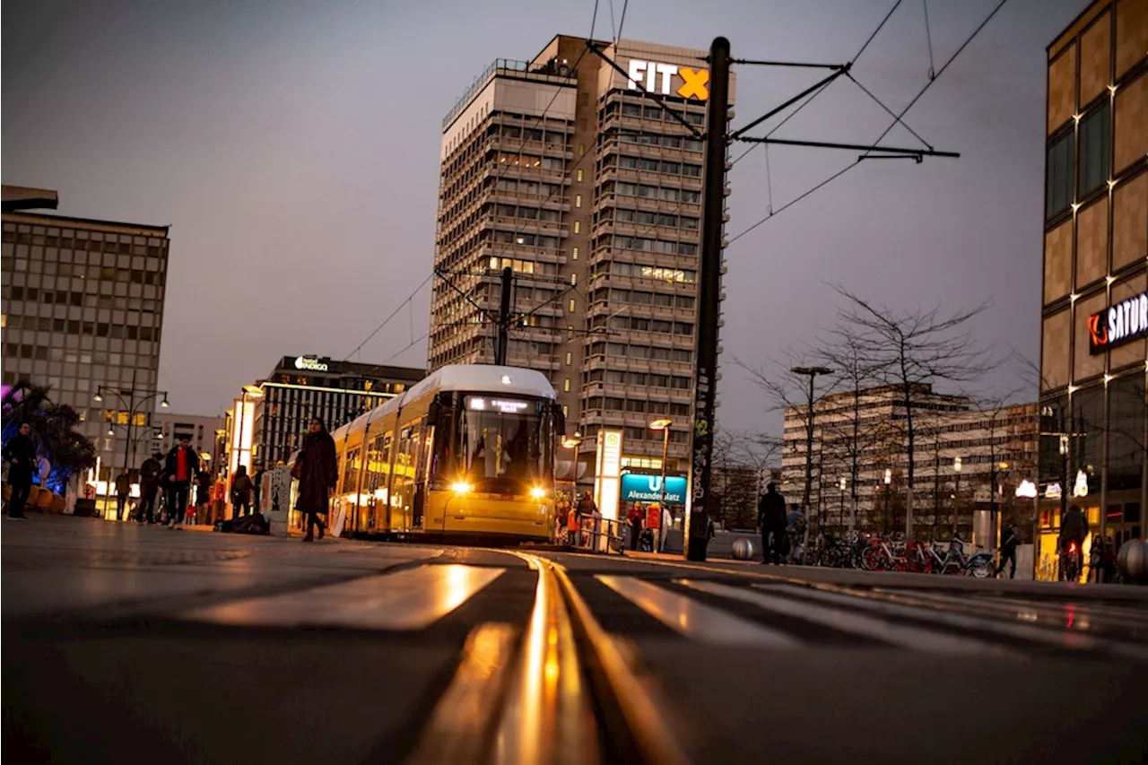 Tram-Verkehr am Alexanderplatz: Wie eine Baustelle mein Leben leichter machte
