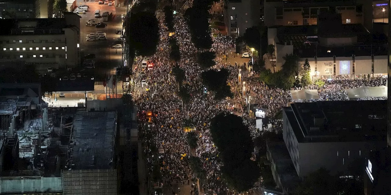 Corteo a Tel Aviv per la liberazione degli ostaggi e la fine della guerra a Gaza