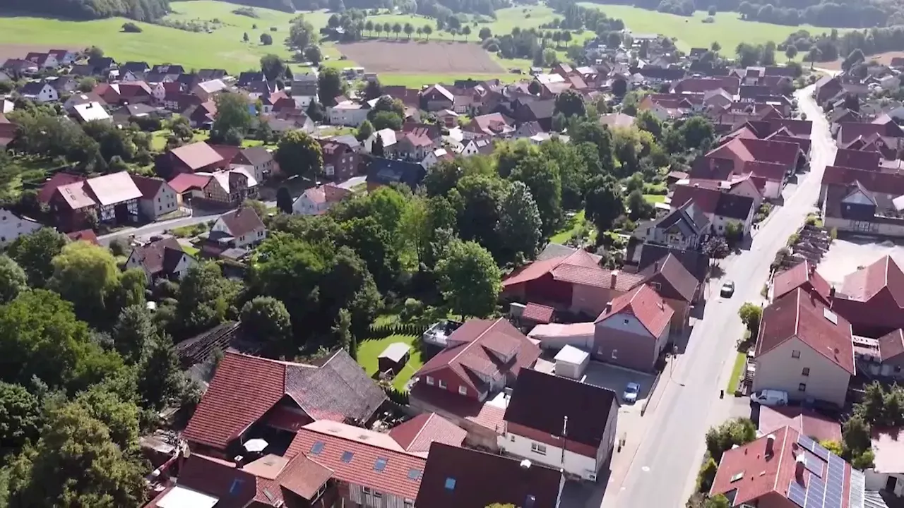 In Billingshausen bei Göttingen türmt sich der Pferdemist! Jeder dritte Bewohner hat ein Pferd und das Dorf versinkt im Kacka-Chaos.