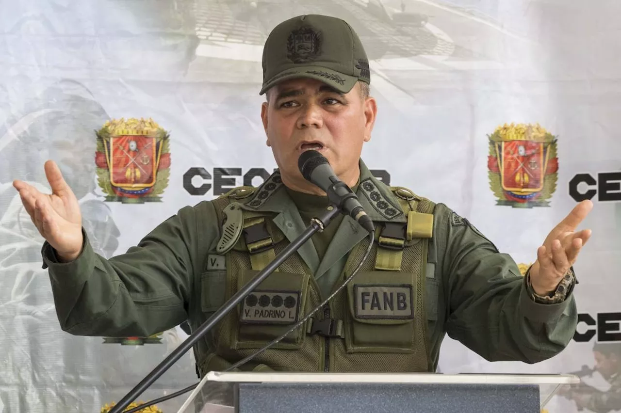 Venezuela deploys warships, drones as US destroyers draw near