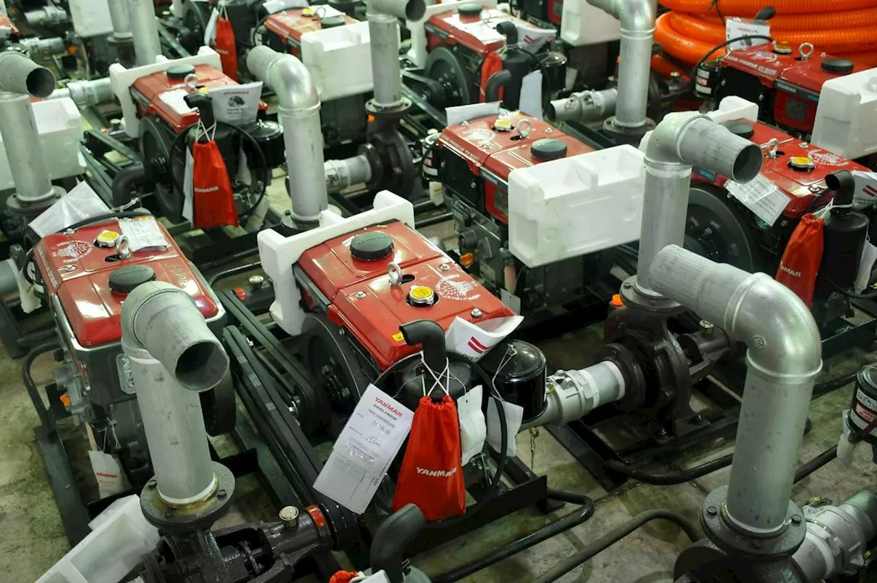 DA Reg 2 gives P12M agri-machines to 12 Isabela farmers' coops and associations