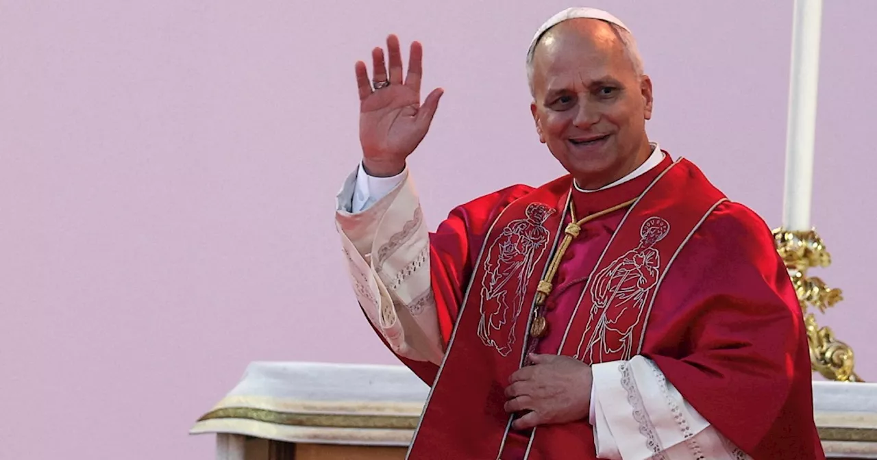 Pope Leo tells hundreds of thousands of young Catholics to build a more humane world