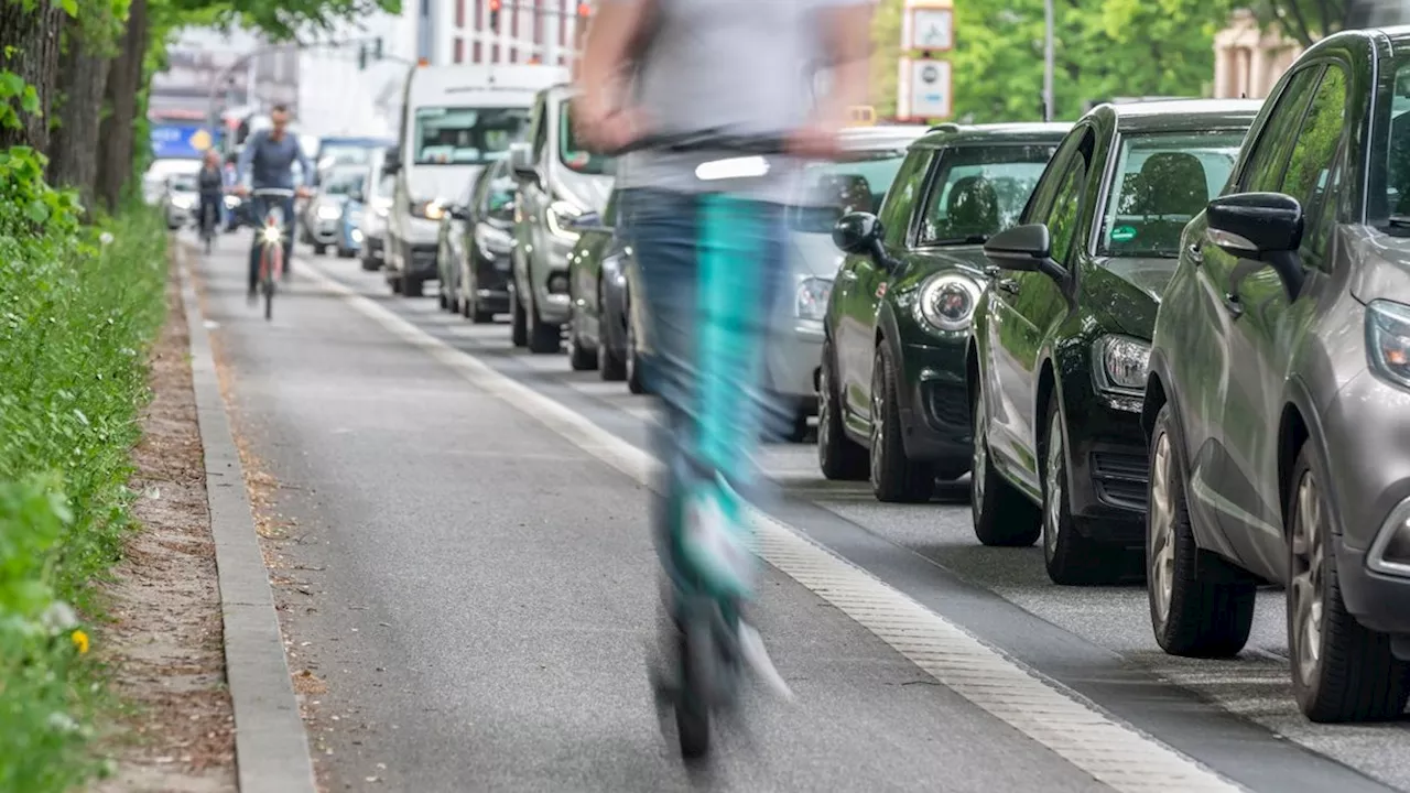  E-Scooter, Handy geraubt – Polizei tappt im Dunkeln