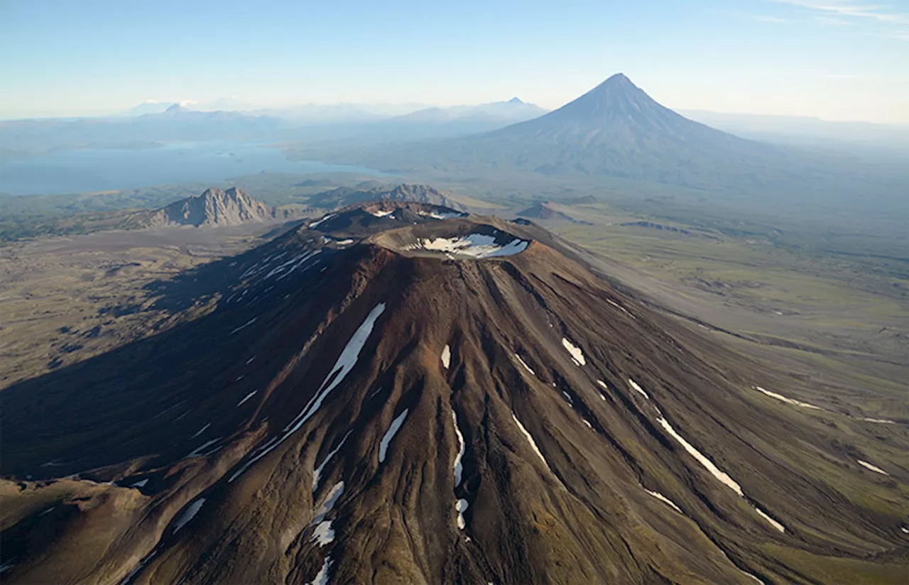 Dormant Russia volcano erupts after 450 years