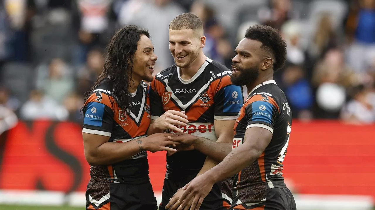 ‘Talk about good timing’: Tigers told to up offer as Dragons to spark bidding war