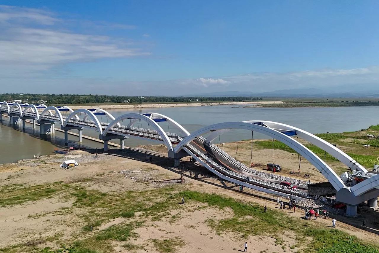 Jinggoy seeks accountability from DPWH over fallen Isabela bridge