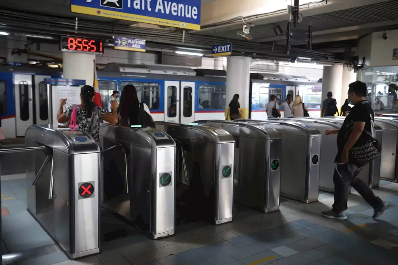 DOTr offers free MRT-3 rides to passengers hit by tap-out glitches