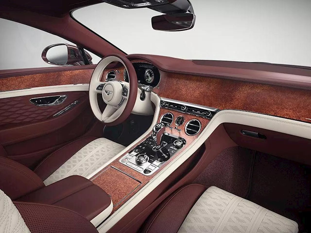 Bentley Mulliner: nuove texture, legni open pore e finiture esclusive