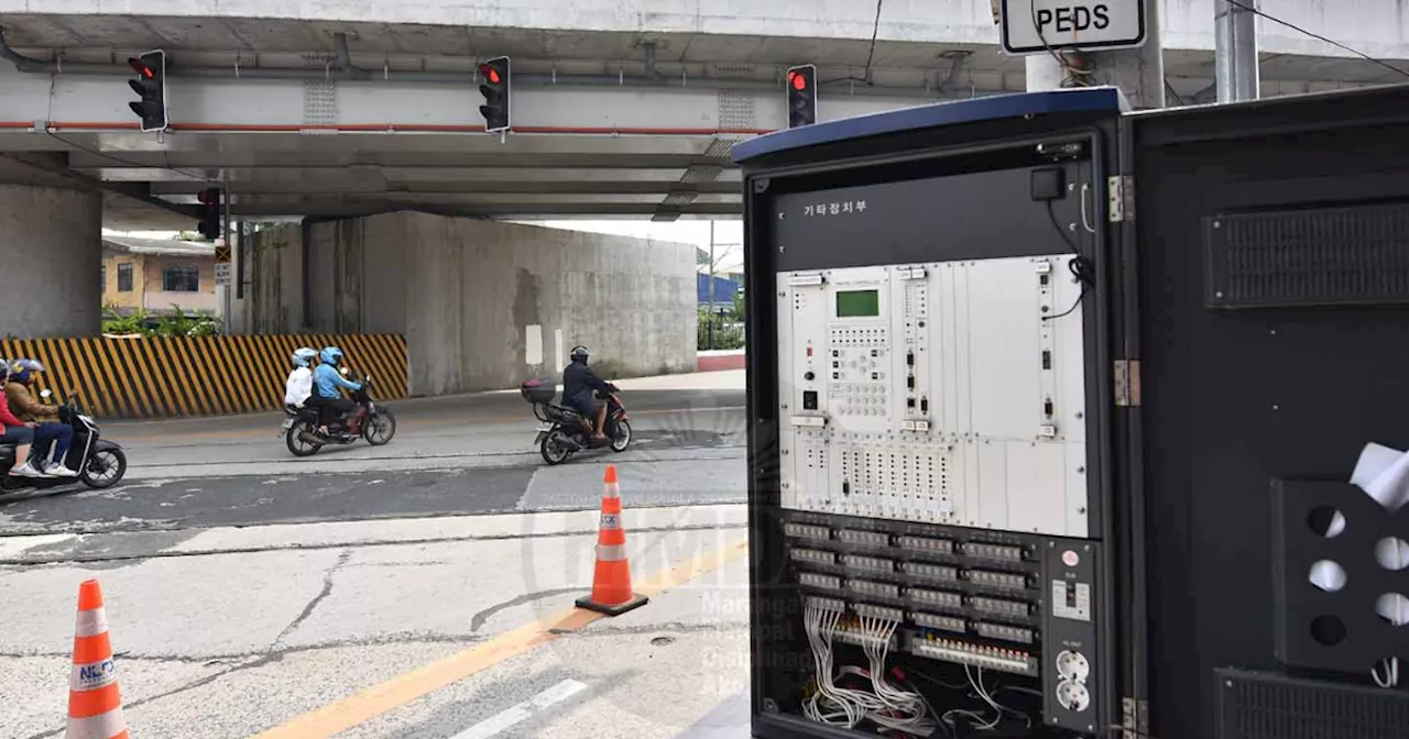 MMDA, NLEX Corp. install smart traffic lights in Manila, Caloocan