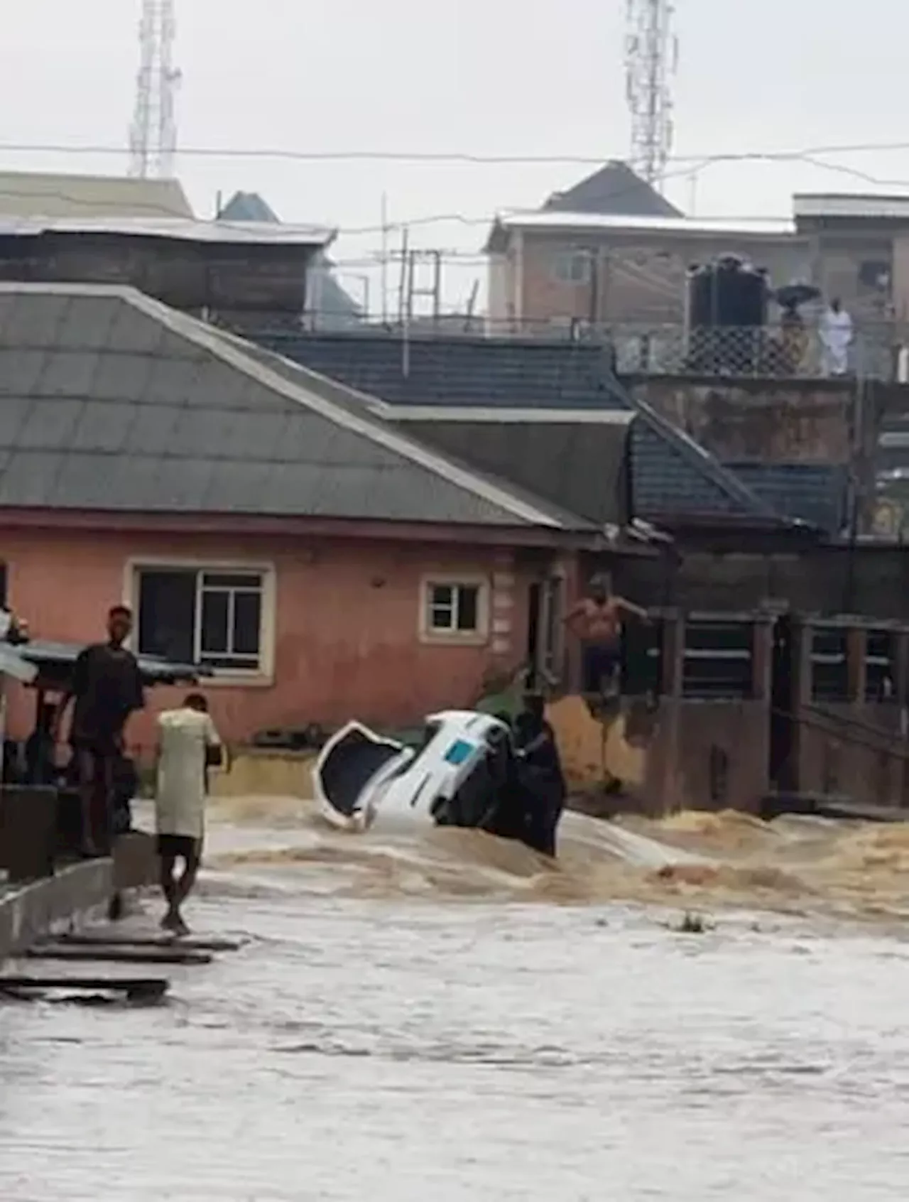 Flooding: Lagos govt issues evacuation warning to residents of Lekki, others