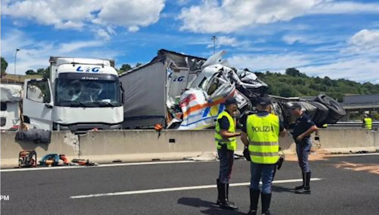 Incidente sull'autostrada A1: la Procura di Arezzo indaga per omicidio stradale plurimo
