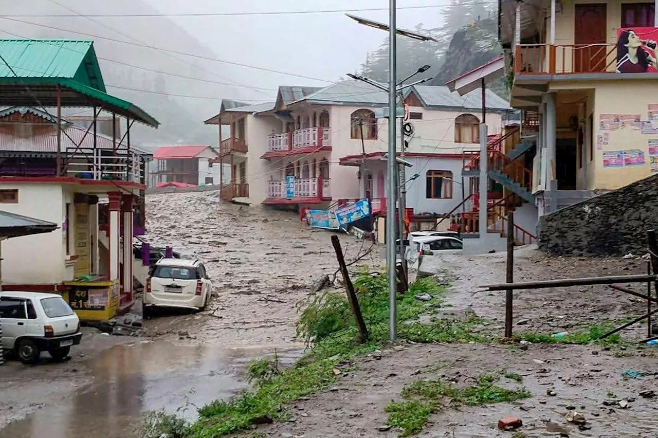 Flash flood devastates Himalayan town, 4 dead in Uttarakhand