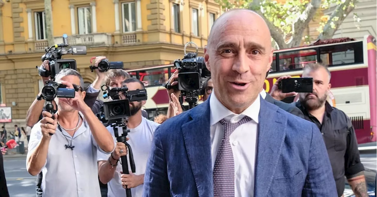Ex Ilva, il sindaco di Taranto: «Non firmerò l’accordo di programma». Il ministero: stupiti