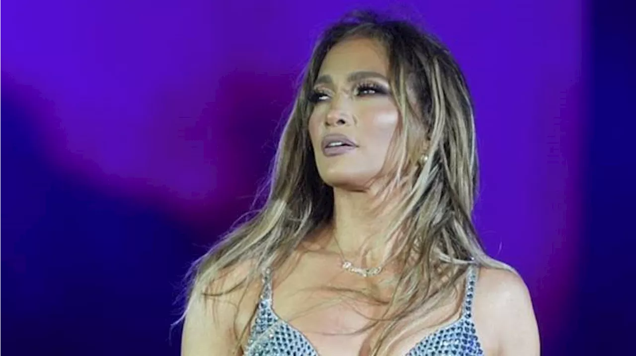 Jennifer Lopez sizzles at Turkey concert amid music career shakeup