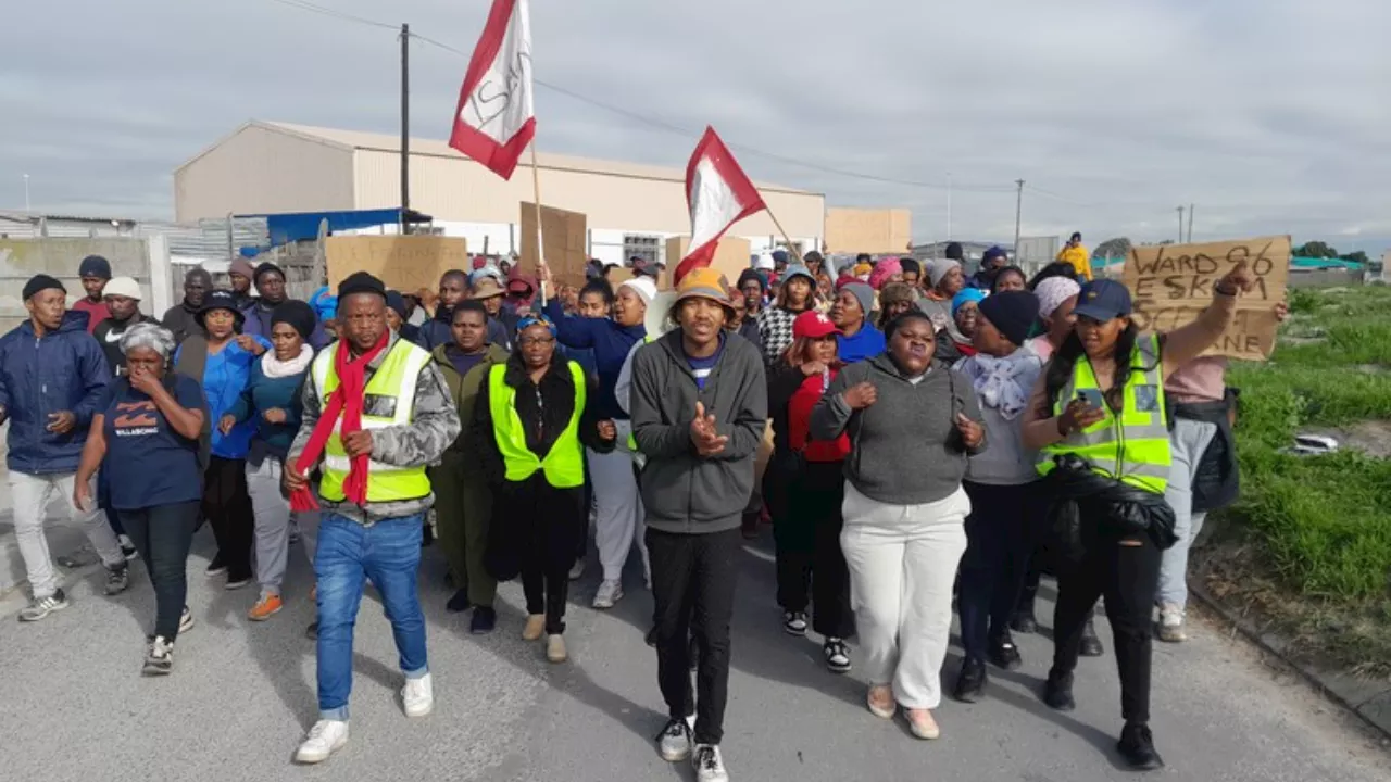 Sick of waiting, Khayelitsha informal settlements demand electrification