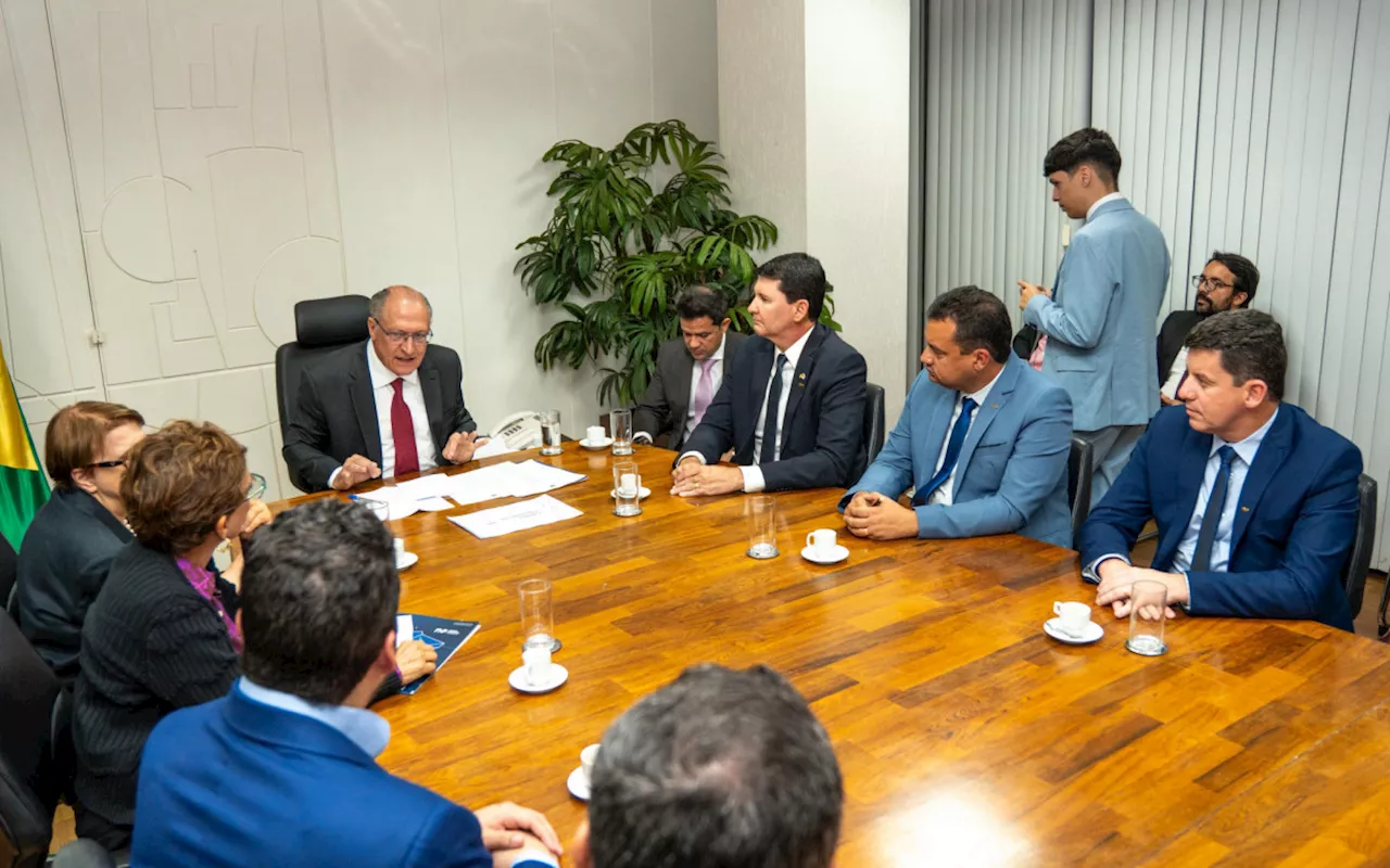 Hingo Hammes discute em Brasília os reflexos do 'tarifaço' na economia de Petrópolis