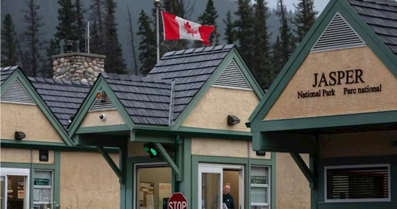Jasper officials push for new tourism-boosting passenger rail line to Edmonton