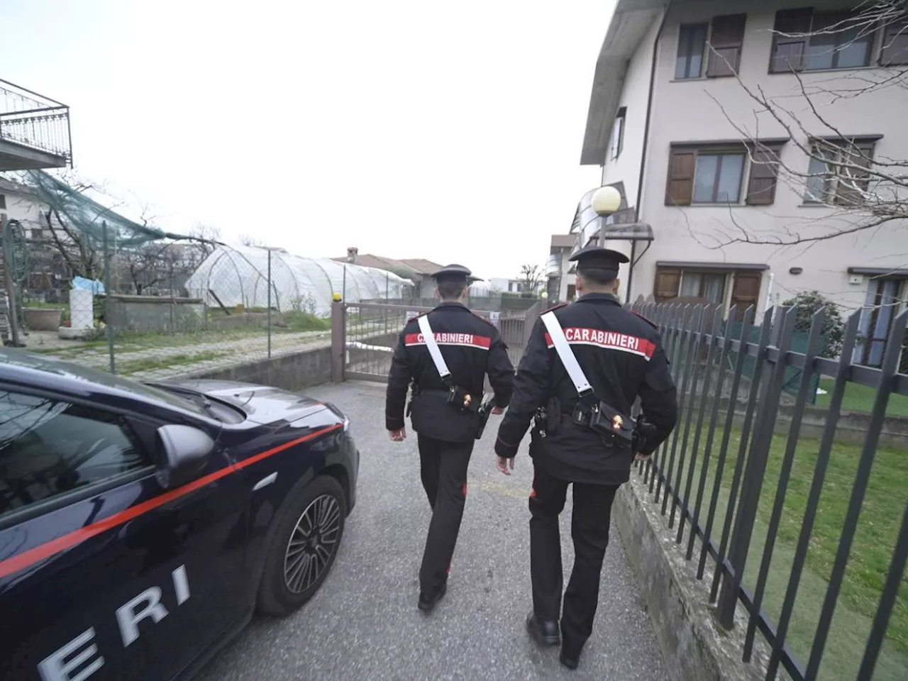 Si ferisce sul lavoro e viene abbandonato in un prato: choc a Torino