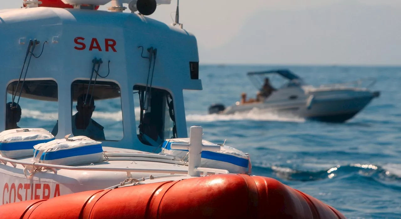 Si tuffa dal gommone, ucciso dall’elica: il dramma di Simone La Torre davanti agli amici
