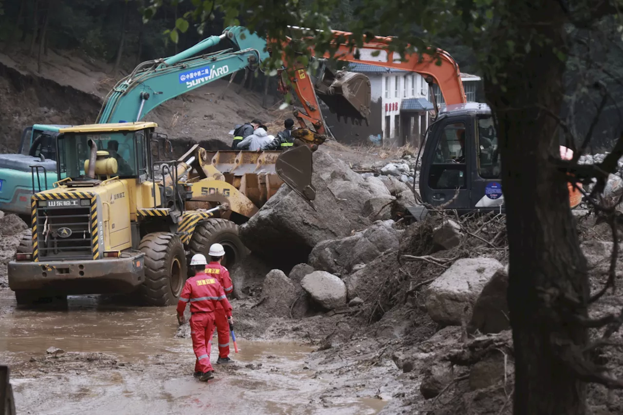 Floods leave 10 dead, 33 missing in WChina