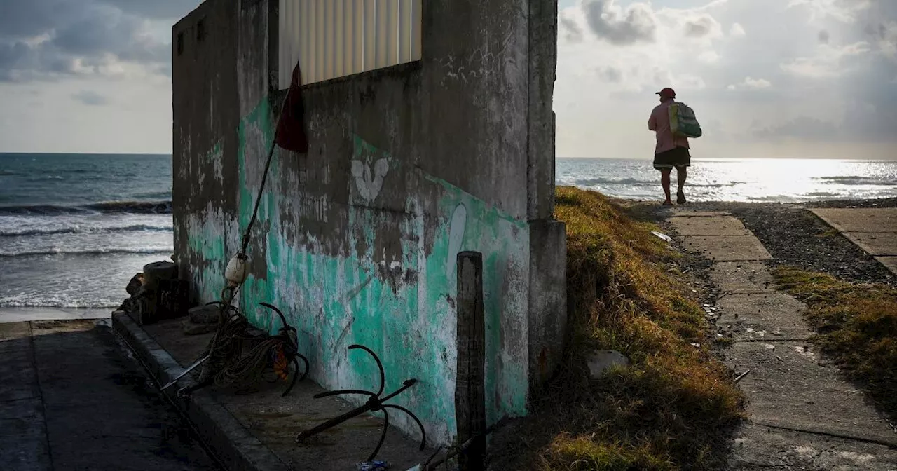 Oil spill deals economic blow to fishermen in the Gulf of Mexico