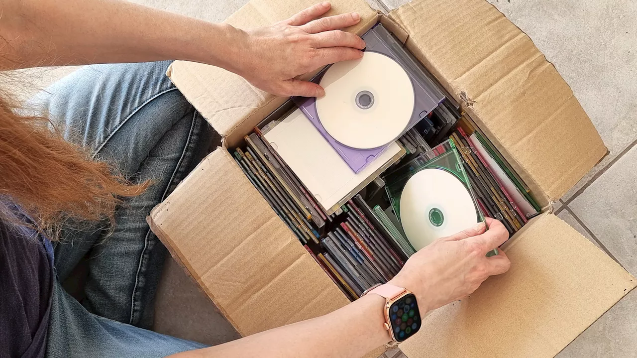 This $19 USB Gadget On Amazon Lets You Finally Watch All Your Old DVDs Again