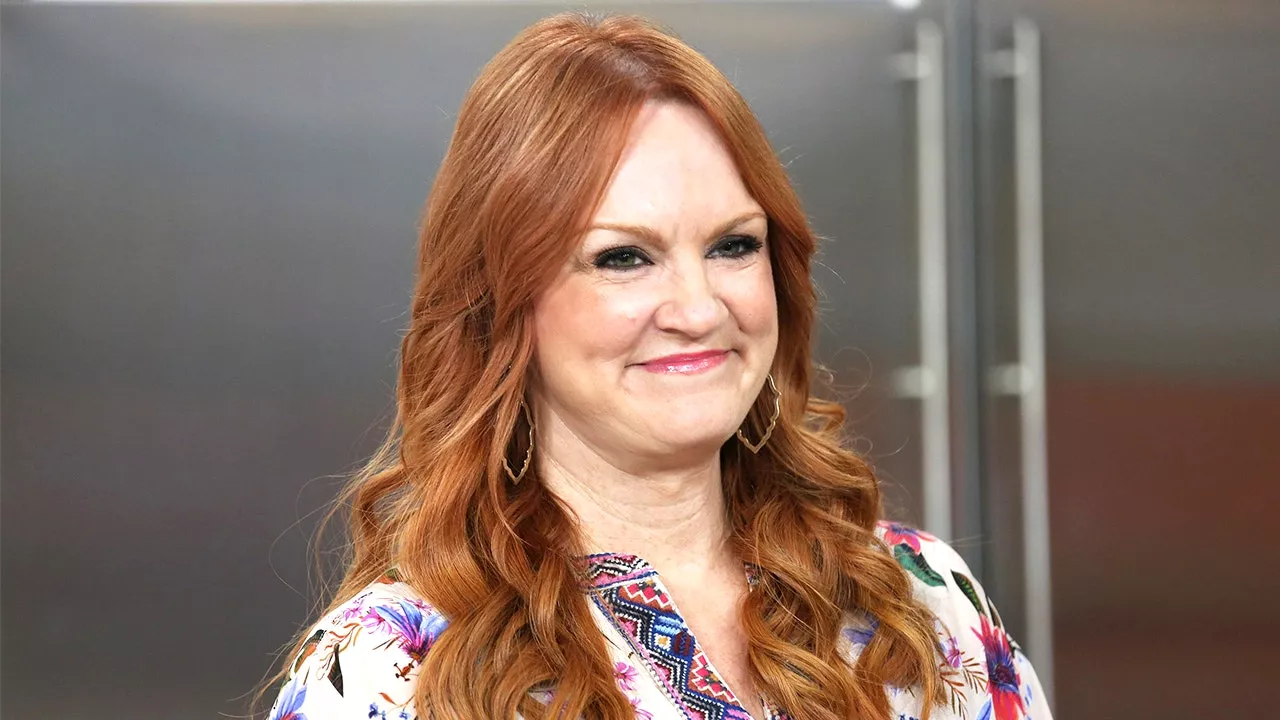 'Pioneer Woman' reveals simple omelet trick to cut breakfast prep time as expert raises concerns