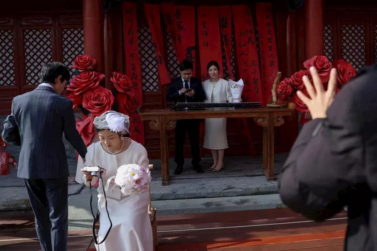 China's marriage registrations decrease, alarming demographers